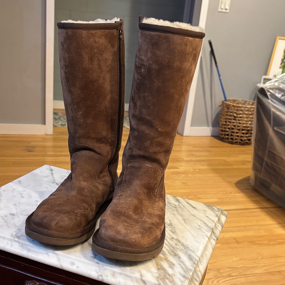 UGG Brown Shearling Lined Boots